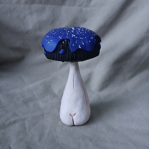 Blue and White Mushroom Figurine - Picture 2 of 8